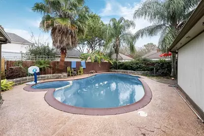 2105 Meadow Parkway N N, League City, TX 77573 - Photo 5