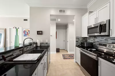 1900 Genesee Street #302, Houston, TX 77006 - Photo 7