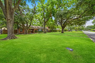 5117 Valerie Street, Bellaire, TX 77401 - Photo 1