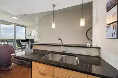 5925 Almeda Road #11011, Houston, TX 77004 - Photo 11