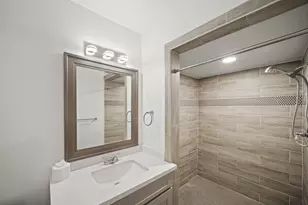 1219 Wisterwood Dr, Houston, TX 77043 - Photo 33