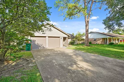 1219 Wisterwood Drive, Houston, TX 77043 - Photo 3