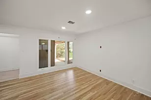 1219 Wisterwood Dr, Houston, TX 77043 - Photo 11