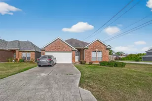 71 N Forrest Ave, La Porte, TX 77571 - Photo 1