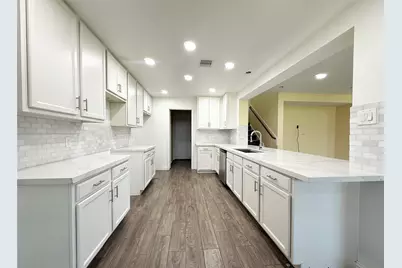 910 Staffordale Manor Lane, Houston, TX 77047 - Photo 5