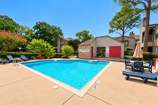 2025 Augusta Dr, Houston, TX 77057 - Photo 11