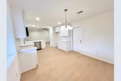 2517 21st Avenue N, Texas City, TX 77590 - Photo 5