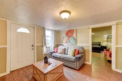 1206 17th Street #B, Galveston, TX 77550 - Photo 19