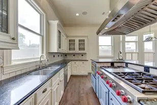 122 Vieux Carre Dr, Houston, TX 77009 - Photo 9