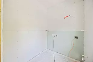 801 E 32nd 1/2 St, Houston, TX 77022 - Photo 17