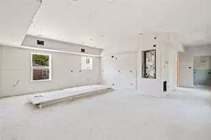 801 E 32nd 1/2 St, Houston, TX 77022 - Photo 9