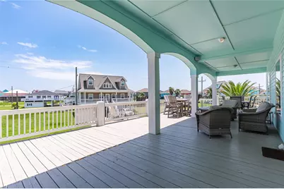 2585 Tide Drive, Crystal Beach, TX 77650 - Photo 9