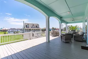 2585 Tide Dr, Crystal Beach, TX 77650 - Photo 9