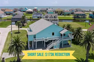 2585 Tide Dr, Crystal Beach, TX 77650 - Photo 1