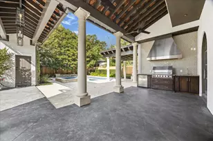 2330 Maroneal St, Houston, TX 77030 - Photo 5