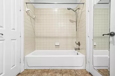 7134 S Mapleridge Street S #2E, Houston, TX 77081 - Photo 15