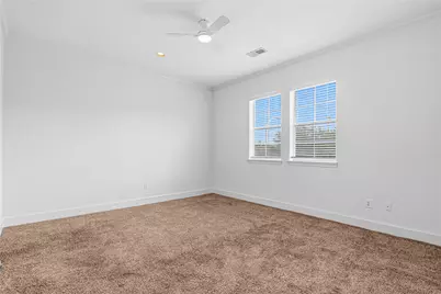 7134 S Mapleridge Street S #2E, Houston, TX 77081 - Photo 17