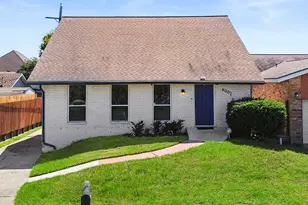 8007 Beluche Dr, Galveston, TX 77551 - Photo 3