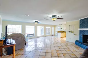 34 W Dansby Dr, Galveston, TX 77551 - Photo 15