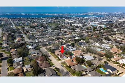 34 W Dansby Drive, Galveston, TX 77551 - Photo 11