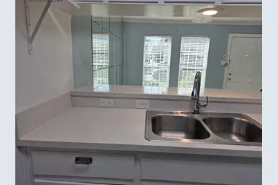 1016 E Tri Oaks Lane #86, Houston, TX 77043 - Photo 7