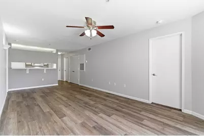 517 Southwest Parkway #204, College Station, TX 77840 - Photo 9