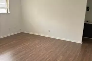 9102 Petersham Dr, Houston, TX 77031 - Photo 7