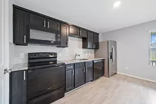 17038 Marie Vlg Dr, Conroe, TX 77306 - Photo 11