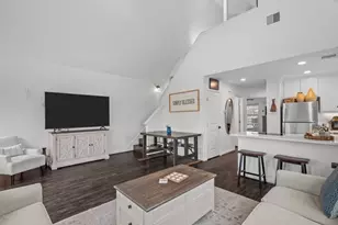 242 Debbie Ln, Dickinson, TX 77539 - Photo 9