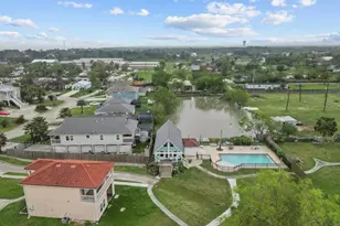 242 Debbie Ln, Dickinson, TX 77539 - Photo 5