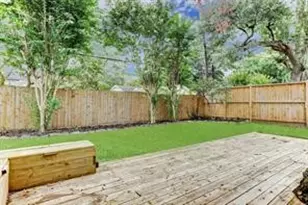 5429 Lincrest Ln, Houston, TX 77056 - Photo 11