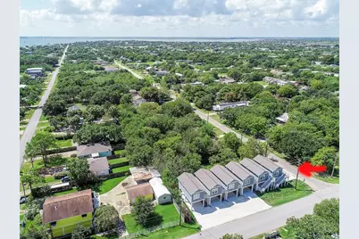 203 6th St #D, San Leon, TX 77539 - Photo 5