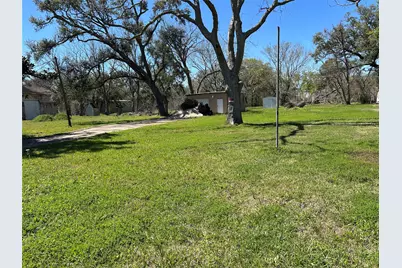 342 Bluebonnet Drive, Jones Creek, TX 77541 - Photo 5