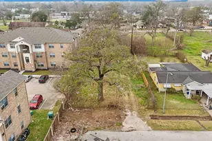 6701 Mariosa St, Houston, TX 77028 - Photo 3