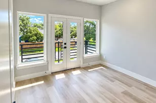 8704 Southview St, Houston, TX 77051 - Photo 11