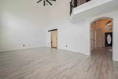 12915 Stratford Heights Drive, Sugar Land, TX 77498 - Photo 5