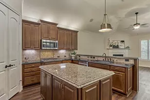 11 S Sandbells Park Ln, Montgomery, TX 77316 - Photo 17
