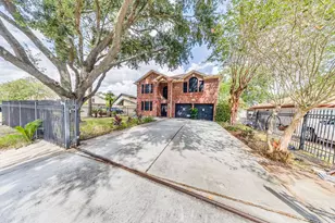 8117 Constellation Ln, Houston, TX 77075 - Photo 3