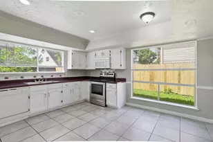 2315 Hampton Rd, League City, TX 77573 - Photo 17