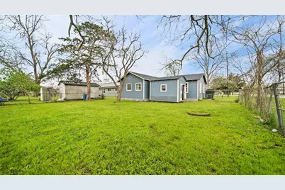 234 E Texas Street, Brazoria, TX 77422 - Photo 21