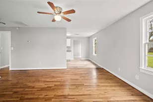 234 E Texas St, Brazoria, TX 77422 - Photo 5