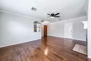 5922 James Pl, Houston, TX 77085 - Photo 9