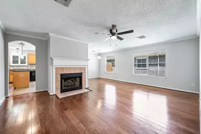 5922 James Place, Houston, TX 77085 - Photo 5