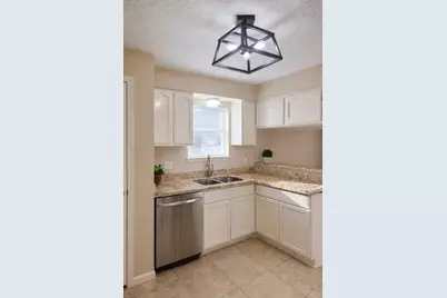 408 Bayridge Drive, League City, TX 77573 - Photo 7