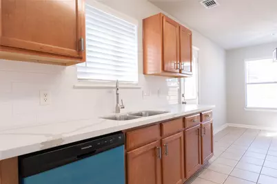 2706 Star Peak Drive, Houston, TX 77088 - Photo 9