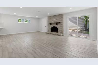 7826 Twin Hills Drive, Houston, TX 77071 - Photo 13