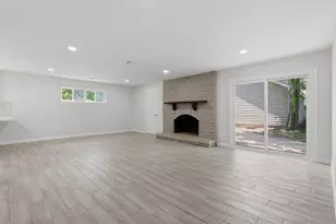 7826 Twin Hills Dr, Houston, TX 77071 - Photo 13