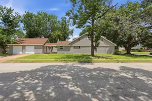 7826 Twin Hills Dr, Houston, TX 77071 - Photo 27