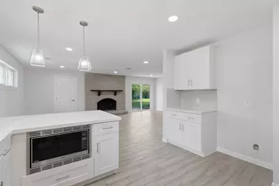 7826 Twin Hills Drive, Houston, TX 77071 - Photo 17