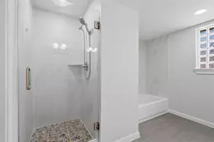7826 Twin Hills Dr, Houston, TX 77071 - Photo 19